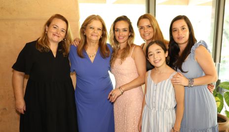  Marcela Alvarado, Ana Alvarado, Ana Zermeño, Vero Alvarado, Maru Alvarado y Regina del Camino.