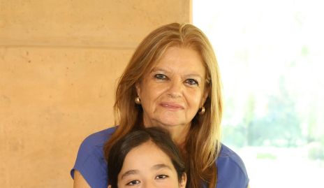  Ana Zermeño con su nieta Regina del Camino.