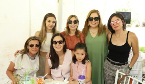   Andrea Narváez, Claudia Reyes, Gaby Romano, Irene, Norma Hervert y Faby Ponce.