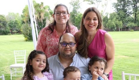  Amalia Rojas, Paola Arévalo y Rodrigo Enríquez.