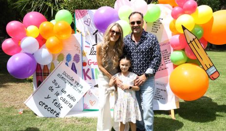  Eduardo Ramos y Priscila González con su hija Emma.