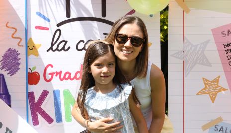  Elizabeth Treviño con su hija Paula.