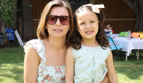  Julieta González y Roberta Nava.