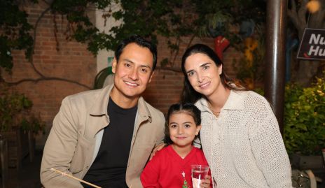  Ricardo Leos, Doménica Leos y Marina Jourdain.