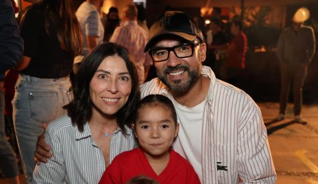  María José Treviño, María Emilia y Alejandro del Castillo.