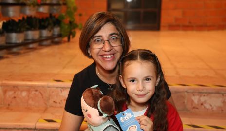  Montse Mejía y Emma Ramos.