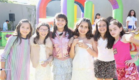  Isa Garza, Gaby Molina, Ana Pao Romo, Inés Güemes, Vale Cortés y Marina Zermeño.