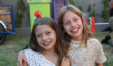  Julia e Isabela.