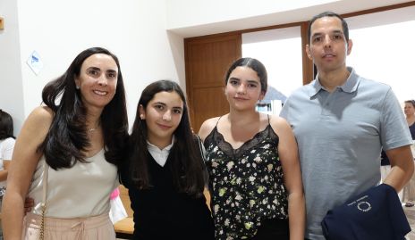  Regina Ibáñez, Carlota Gutiérrez, Roberta Gutiérrez y Armando Gutiérrez.