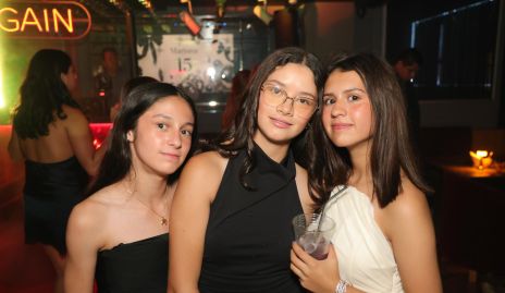 Marijó Hernández, Natacha y Renata Zúñiga .