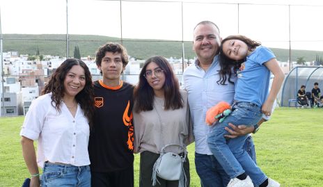  Vanessa García, Tenía Salazar, Ernesto Salazar, Sebastian Salazar y Valentina Salaza.