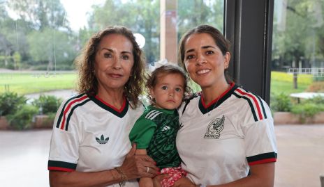  Sandra, Isabela Díaz Infante y Paola Correa.