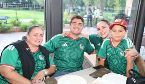  Ana Acebo, Juan Carlos Loredo, Nuria Flores y Héctor Ramírez.