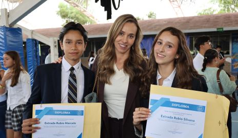  Marcelo Estrada, Marcela Rubio y Silvana Estrada.
