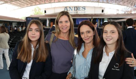  Sofía Velasco, Sofía Benavente, Hortensia López y Roberta Nava.