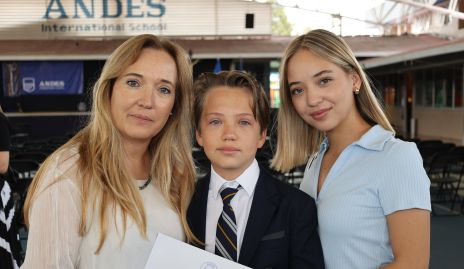  Nely Ramírez, José Carlos y Silvana Martínez.