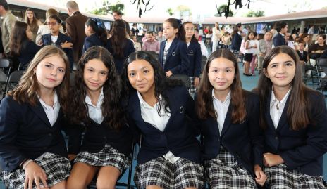 Cristina, Regina, Ana Sofía, María Elena, Mariana y María.