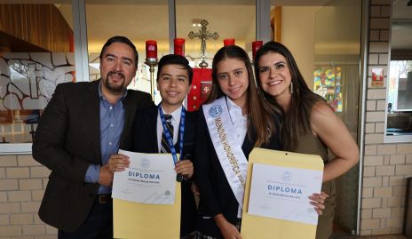  Héctor Meraz, Héctor Meraz, Alma Meraz y Alma Hervert.