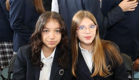 Elena González y Rocío.