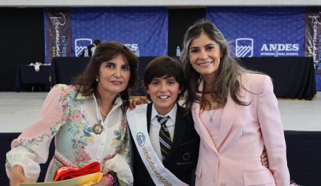  Laura Acebo, Iker Villanueva y Montserrat García.