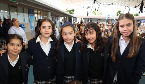  Isa, Valentina, Lucy, Valeria y Alma.