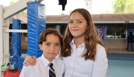  Primos Muriel, Pato y Victoria.