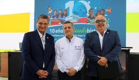  Mauricio Mier, Carlos Gutiérrez y Armando Rentería.