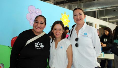 Raquel Hernández, Elva Mancilla y Macarena Elías.