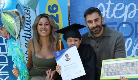  Xavier Elías Montes con sus papás.
