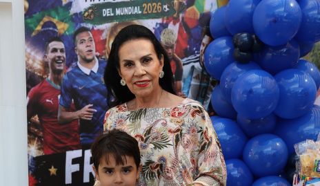  Yoya Galarza con su nieto Franco Conde.