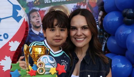  Ale Díaz de León  con su hijo Franco Conde.