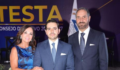  Elsa Tamez, Mauricio y Luis Mahbub.