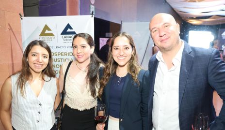  Carla Contreras, Carolina Ortega, Andrea Venegas y José Aldrete.