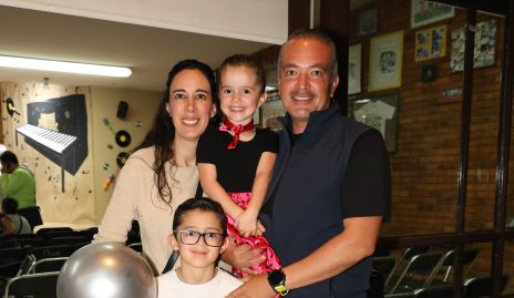  Camila Vega, Judith Reynoso,  Juan Pablo Vega y Emiliano Vega.