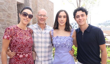  Ruth Morales, Kanky Espinosa, Scarlett Espinosa y Fran Espinosa.