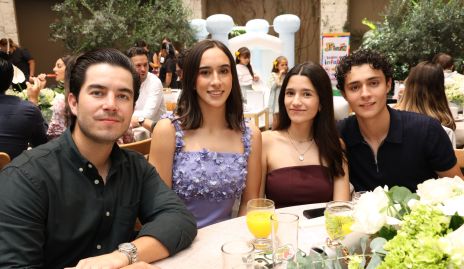  Alejandro Sánchez, Scarlett Espinosa, Majo Guzmán y Fran Espinosa.