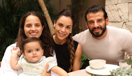  María Gameros, Antonella Somohano, María José Conde e Isaac Somohano.