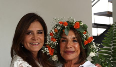 Claudia de los Santos y Marthita Espinosa.