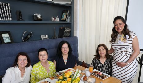  Verónica, Cecilia, Píldora, Sofía y Claudia.