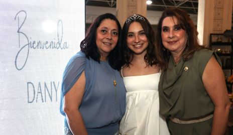  Dani González con su suegra Pilar Fernández y su mamá Marisol Hernández.