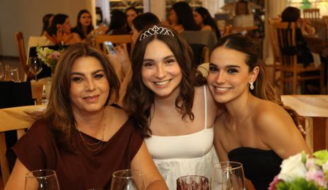  Paty Juárez, Daniela González y Paulina González.