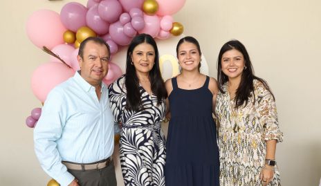  Jesús Ortiz, Ana Ávila, Andrea Ortiz y Ana Ceci Ortiz.