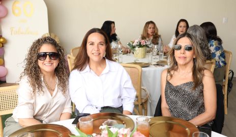  Pao Monteverde, Claudia Reyes y Tere Rivera.