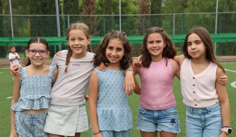  Gaby Molina, Inés Güemes, Dani Benavente, Vale Cortés y María Pía Almazán.