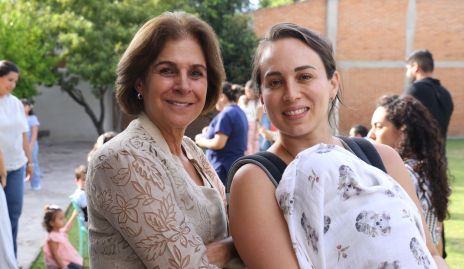  Ana Laura Villarreal y Carolina Silva.