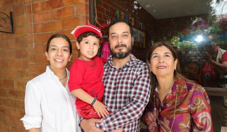  Mónica Duarte, Mónica Martínez, Adolfo Martínez y Lourdes Bocard.