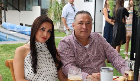  Cinthia Flores y Juan Castillo.