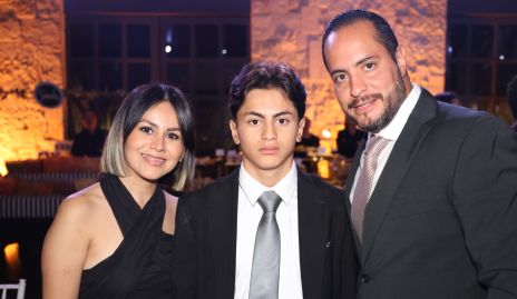 Edna Hernández, Iker Rodriguez y Raul Rodriguez.