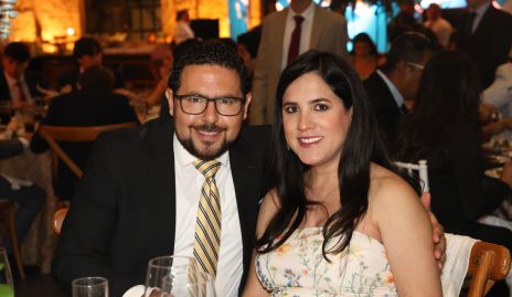  Alejandro Solís y Anilu Navarro.