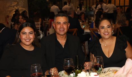  Maria Jose Gómez, Cristian Gómez y Liliana Casasola.